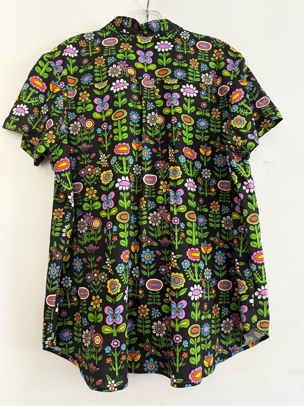 Nooworks XXL Retro Groovy Flower Power  Short Sleeve Button Front Top - Picture 3 of 4